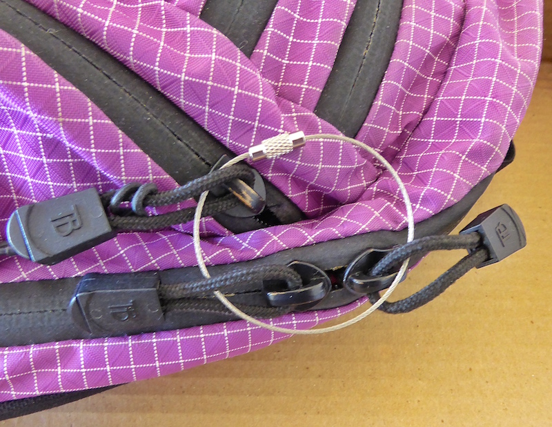 anti-pickpocket-cable - Packing Light Travel