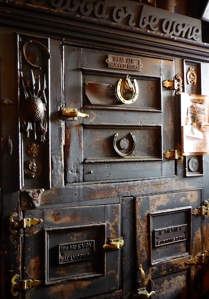 McSorley's-Old-Ale-House-icebox