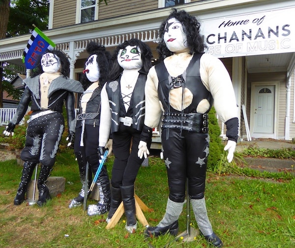 Mahone-Bay-Scarecrow-Festival-rock-band