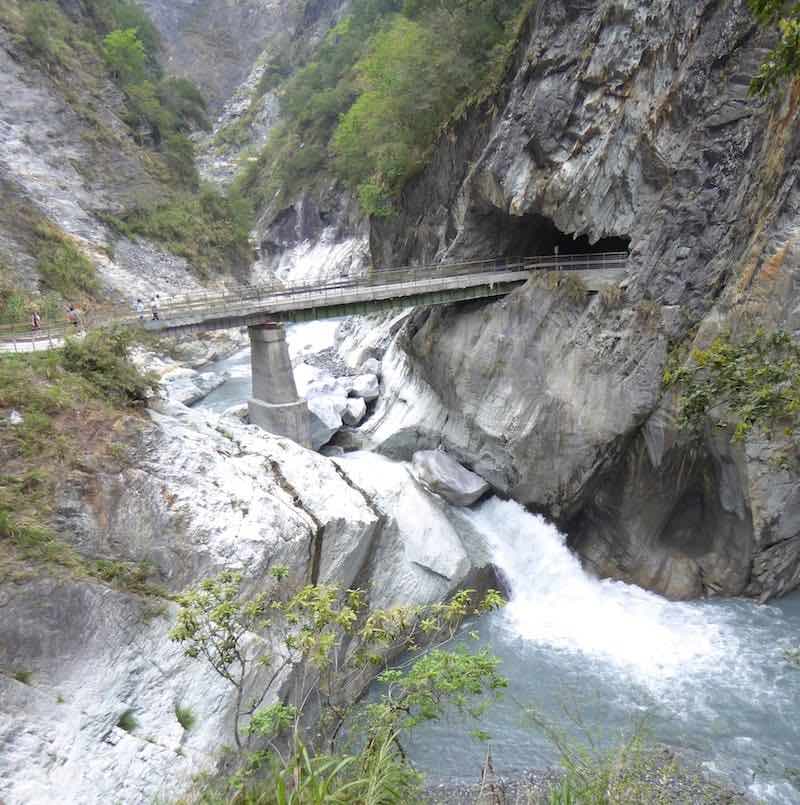 baiyang-waterfall-trail-taroko-gorge-taiwan