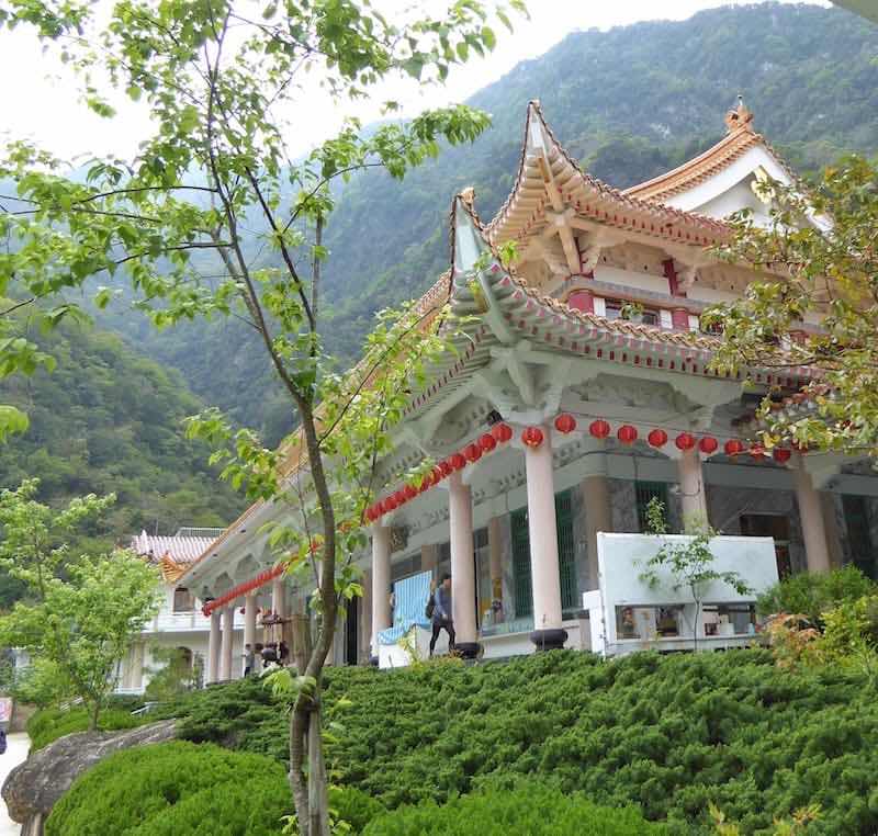 xiangde-temple-taroko-gorge-taiwan