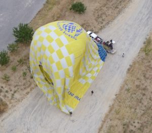 Cappadocia-balloon-landing-on-trailer