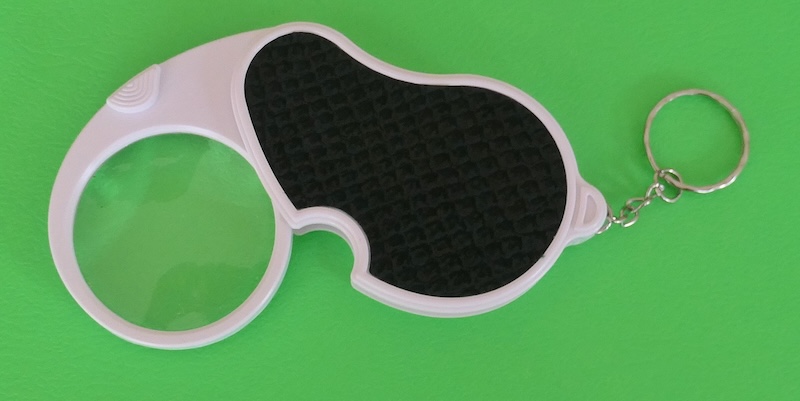packable-magnifying-glass