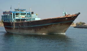 freighter-dhow-dubai-creeek