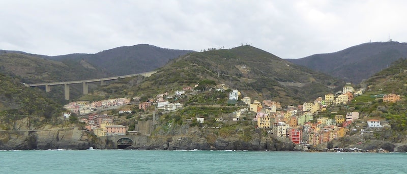 Riomaggiore-from-ferry