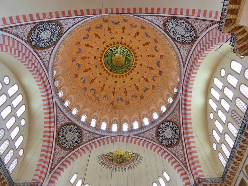 Sulemaniye-Mosque-Istanbul-dome-interior