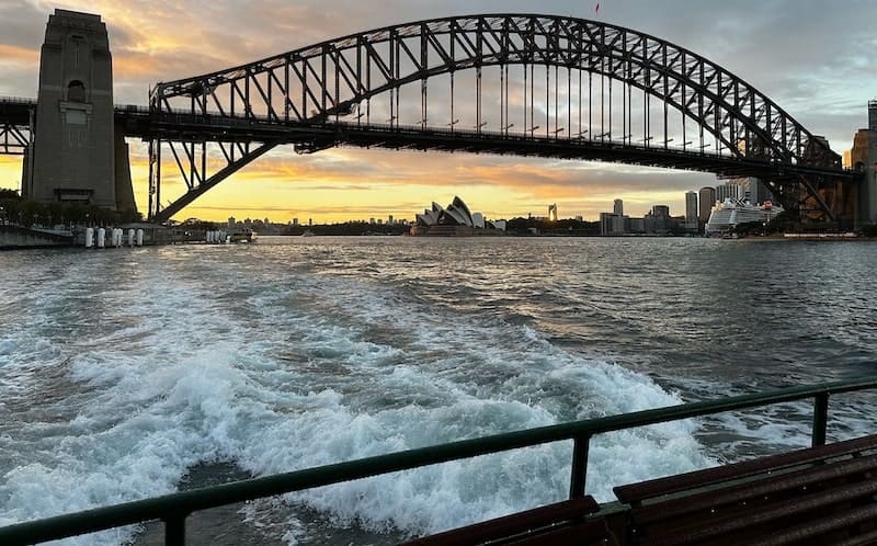 sunrise-on-sydney-harbour