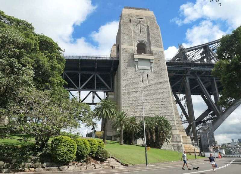 sydney-harbour-bridge-pylon