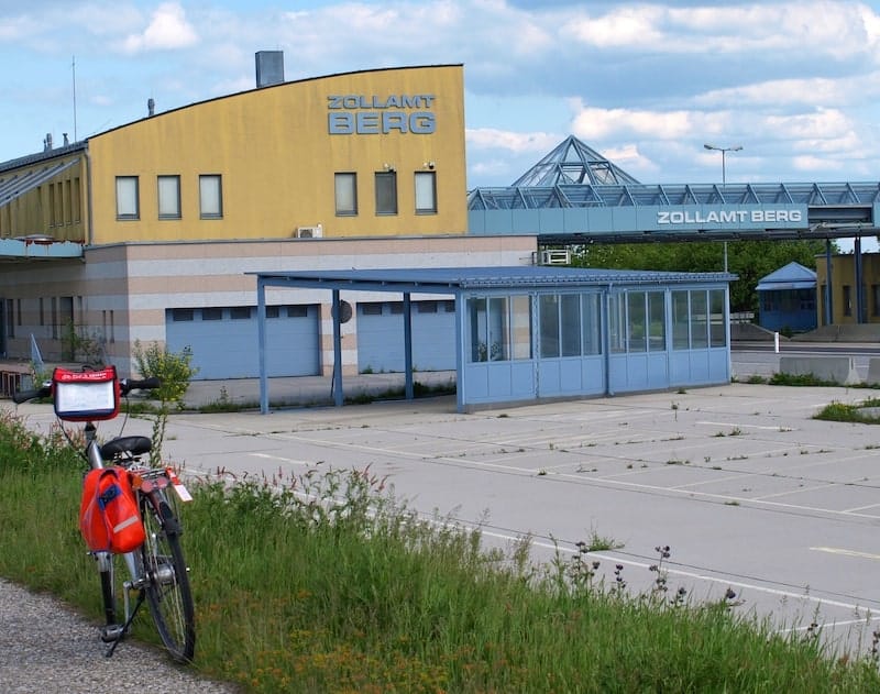 Austria-Slovakia-border-2013