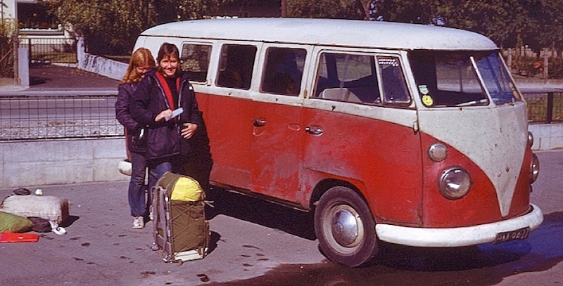 broken-down-Kombi-van-Austria-1972