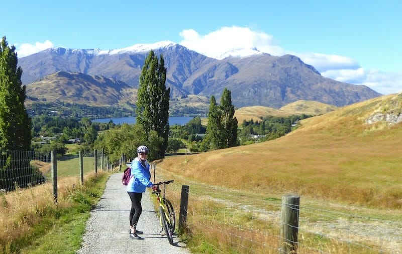 Christines-Hill-Lake-Hayes-Queenstown-Trail-NZ