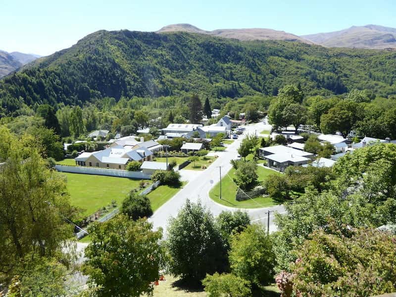 view-of-Arrowtown-NZ-from-soldiers-hill