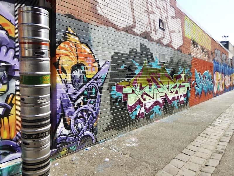 street-art-in-alley-fitzroy