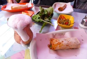 food-tour-tantuni-ayran-istanbul