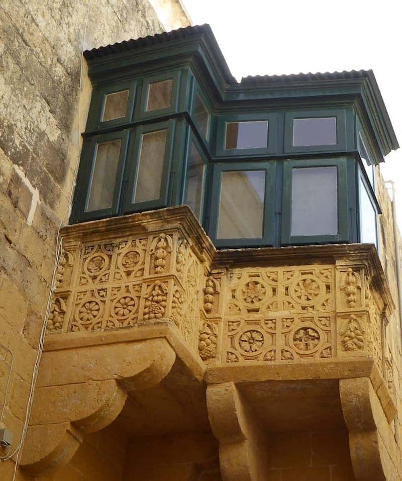 stone-and-wooden-verandah-malta