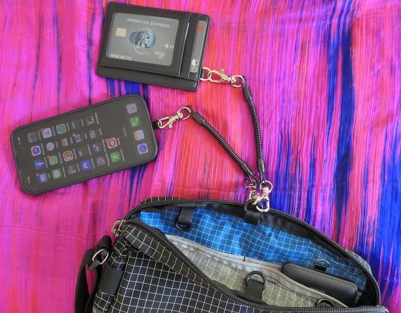 phone-and-wallet-with retractable-coil-leash