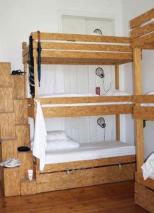 triple-bunk-beds-lisbon