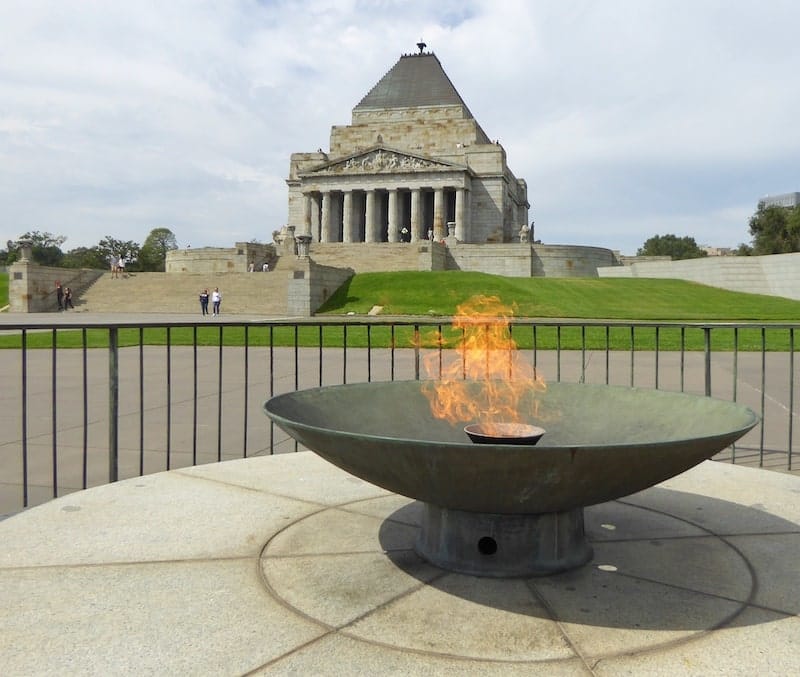 melbourne-shrine-of-remembrance-eternal-flame