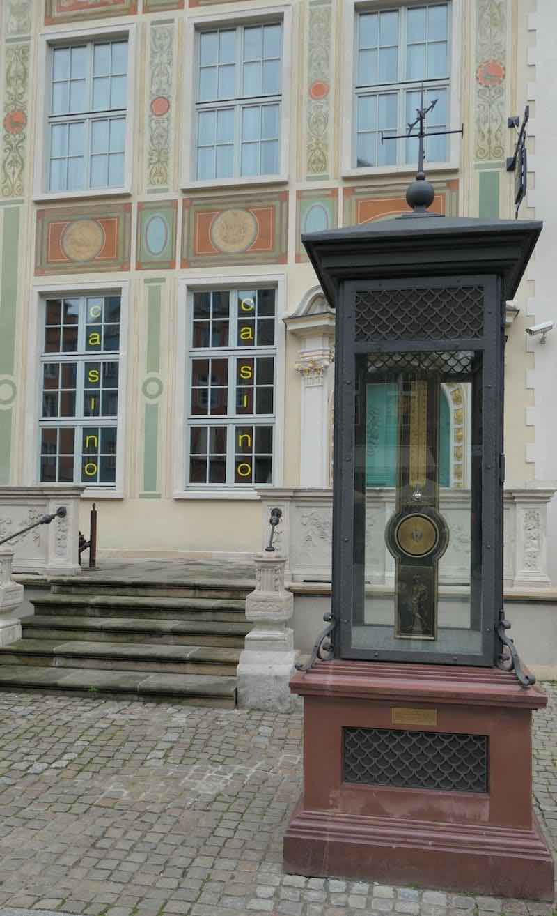 gbdansk-poland-fahrenheit-monument