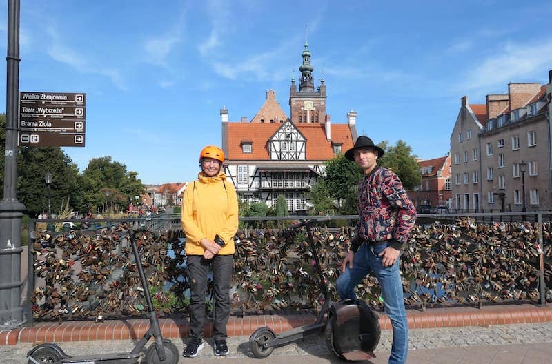 gdansk-scooter-tour-love-bridge