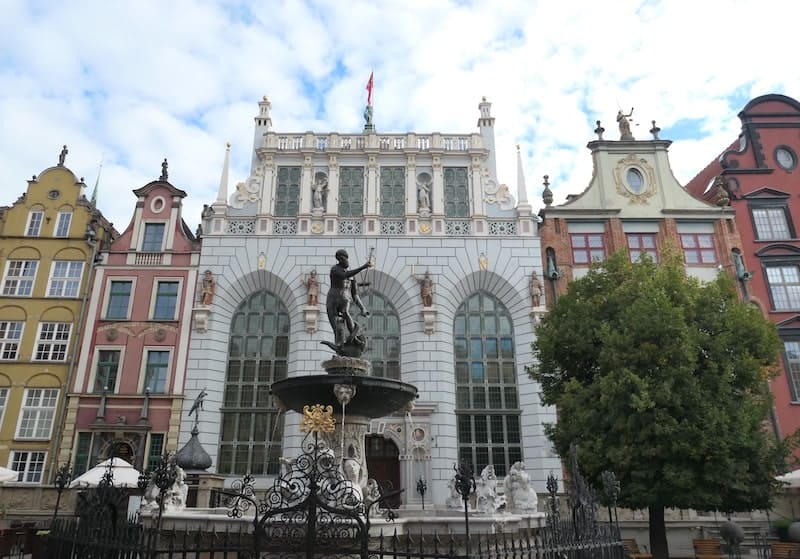 neptunes-fountain-artus-court-gdansk-poland