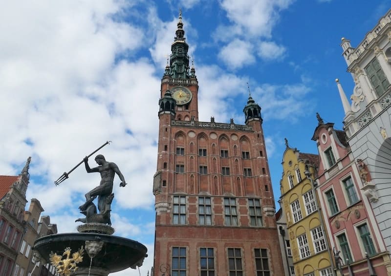 neptunes-fountain-town-hall-gdansk-poland