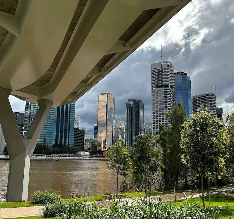 kangaroo-point-bridge-brisbane-across-from-cbd