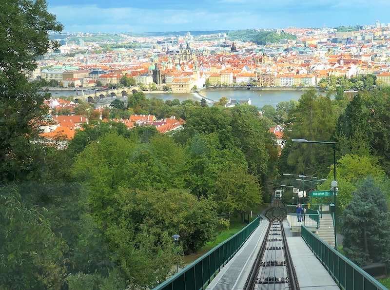 petrie-funicular-prague