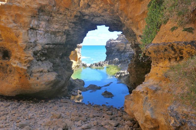the-grotto-great-ocean-road-australia