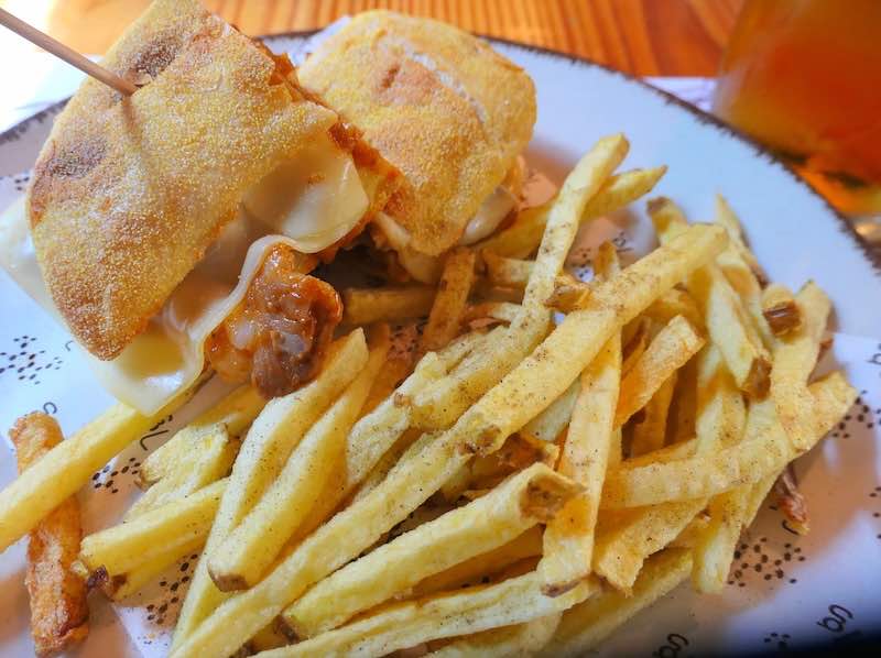 bifana-pork-sandwich-porto