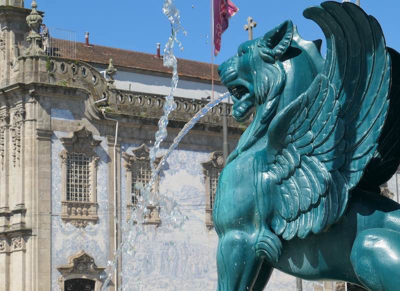 fountain-of-lions-porto