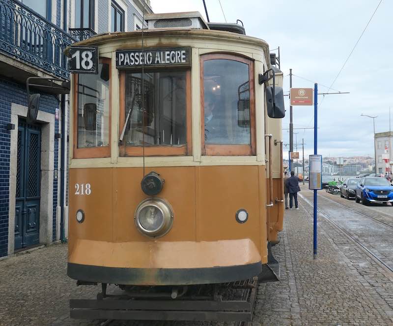 porto-historic-tram