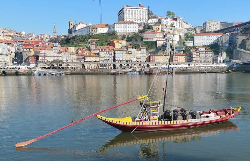 rabelo-boat-gaia-waterfront