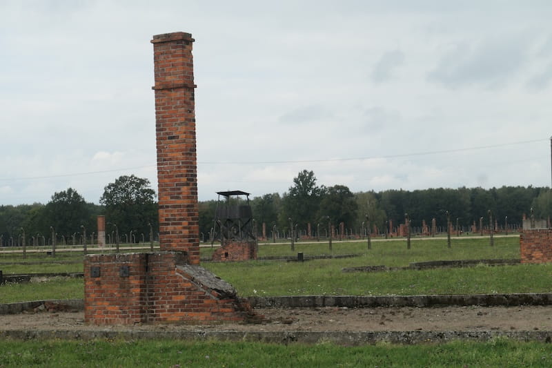 brick-chimneys-auschwitz-birkenau