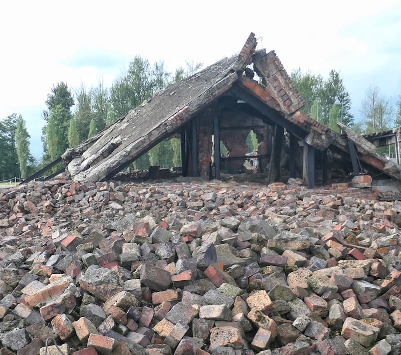 destroyed-crematorium-at-auschwitz-birkenau 
