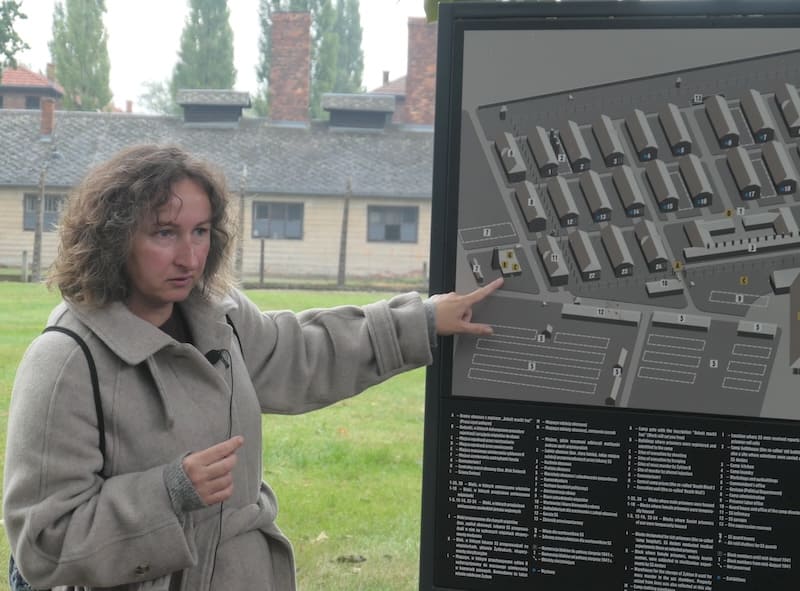 educator-guide-study-tour-auschwitz-birkenau