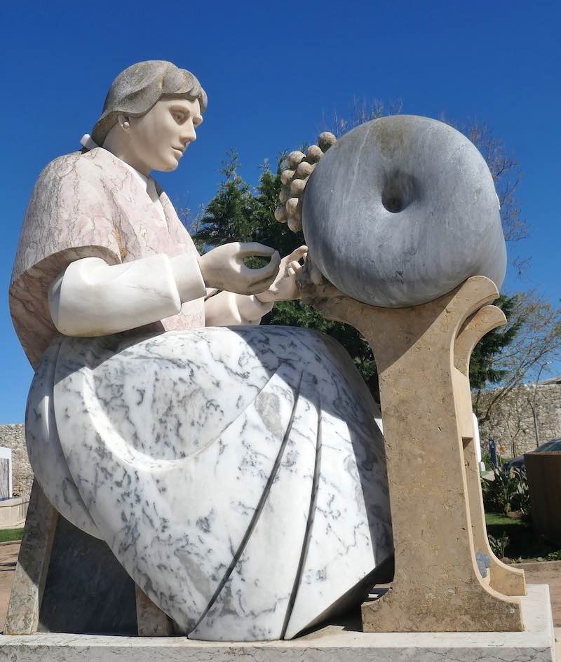 12 Top things to do in Peniche Portugal 13 peniche-bobbin-lace-monument